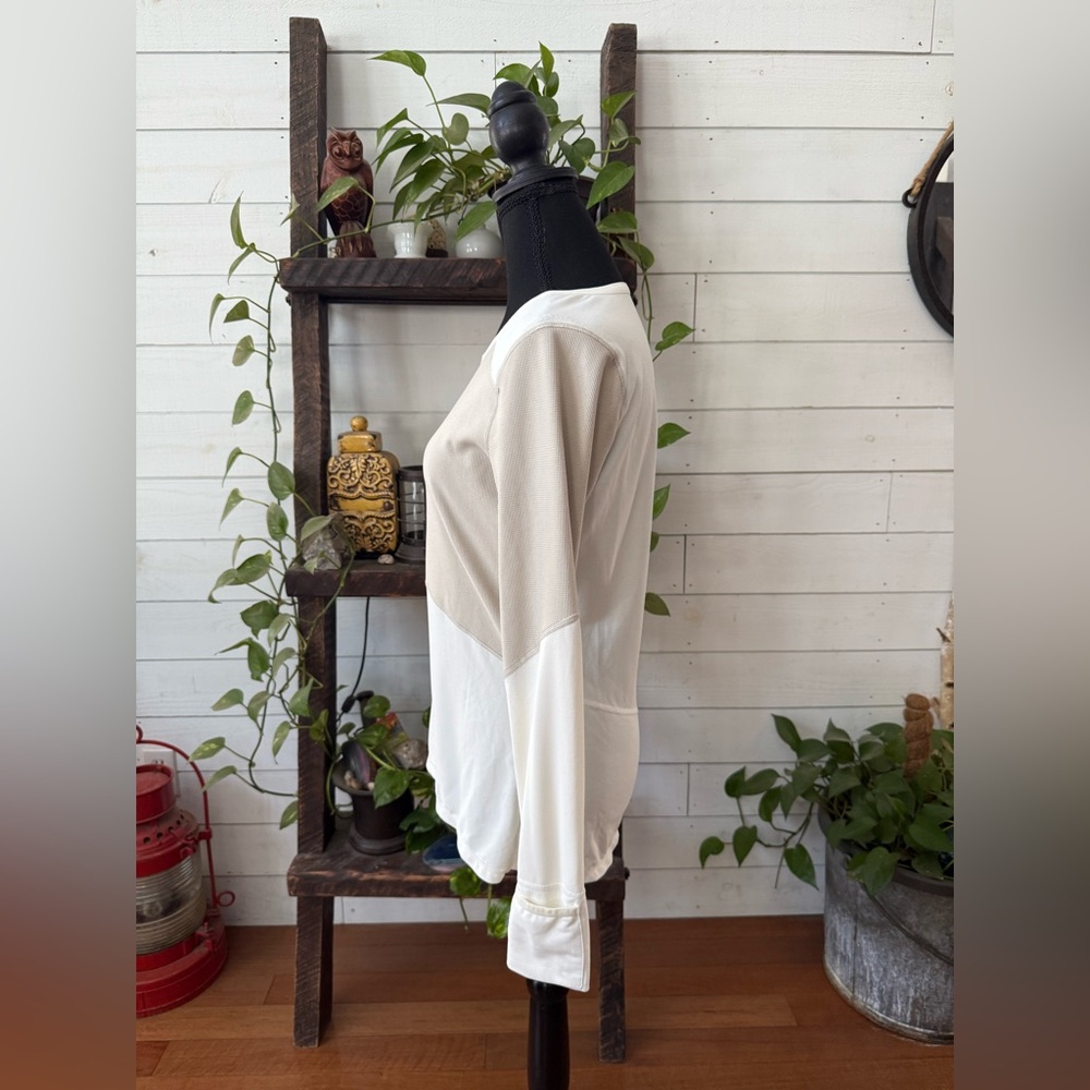Altra Running Beige and White Long Sleeve Top with Hand Covers - Picture 14 of 17